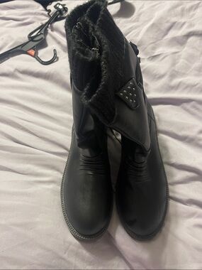 Women's Black Faux-Leather Winter Ankle Boots with Fur Collar